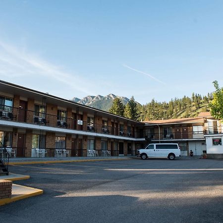Radium Park Lodge Radium Hot Springs Exterior photo